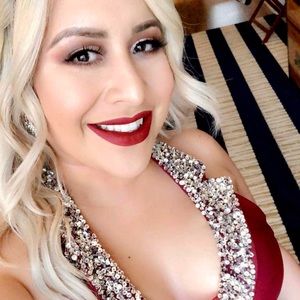 Meet your Posher, Melanie